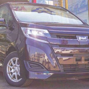 TOYOTA NOAH 2017